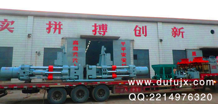 河南年產(chǎn)6000萬(wàn)粉煤灰蒸養(yǎng)磚生產(chǎn)線(xiàn)發(fā)貨現(xiàn)場(chǎng)